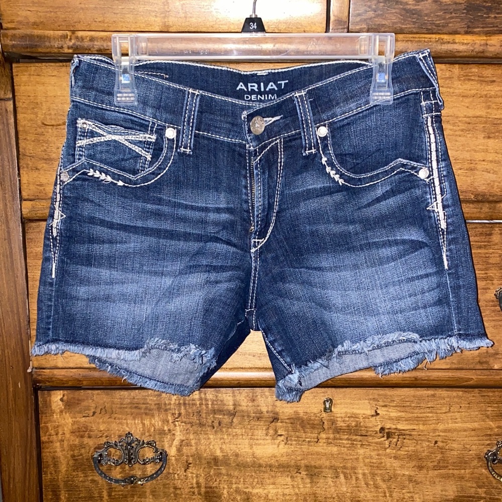 Ariat Dark Wash Denim Shorts Size 28R